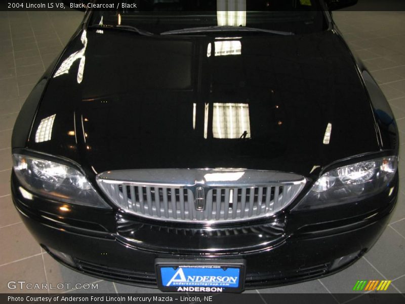 Black Clearcoat / Black 2004 Lincoln LS V8