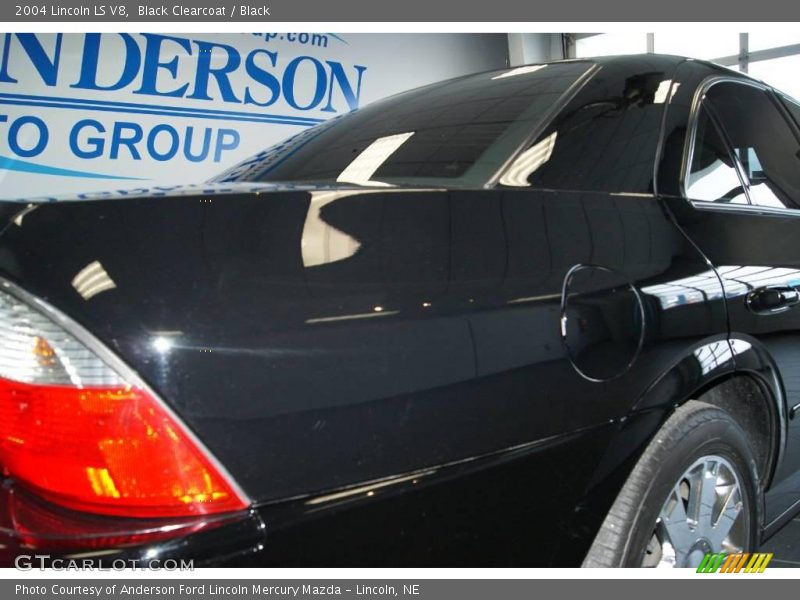 Black Clearcoat / Black 2004 Lincoln LS V8
