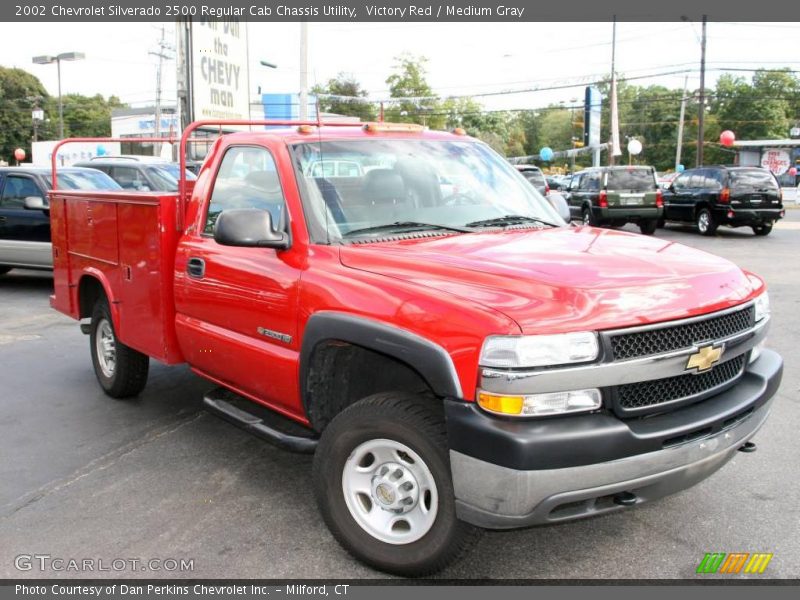 Victory Red / Medium Gray 2002 Chevrolet Silverado 2500 Regular Cab Chassis Utility