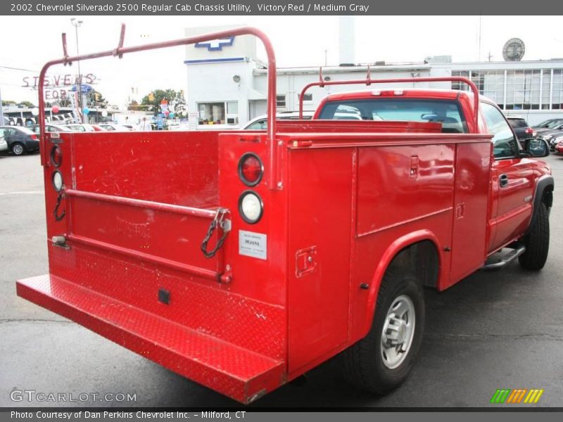 Victory Red / Medium Gray 2002 Chevrolet Silverado 2500 Regular Cab Chassis Utility