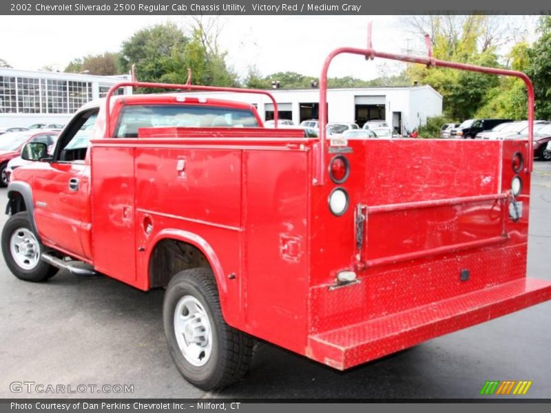 Victory Red / Medium Gray 2002 Chevrolet Silverado 2500 Regular Cab Chassis Utility