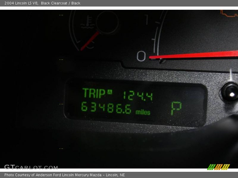 Black Clearcoat / Black 2004 Lincoln LS V8