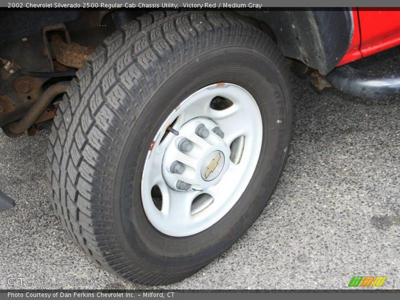 Victory Red / Medium Gray 2002 Chevrolet Silverado 2500 Regular Cab Chassis Utility