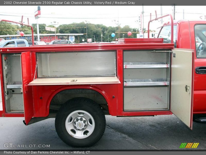 Victory Red / Medium Gray 2002 Chevrolet Silverado 2500 Regular Cab Chassis Utility