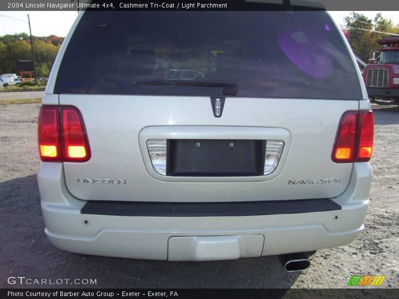 Cashmere Tri-Coat / Light Parchment 2004 Lincoln Navigator Ultimate 4x4
