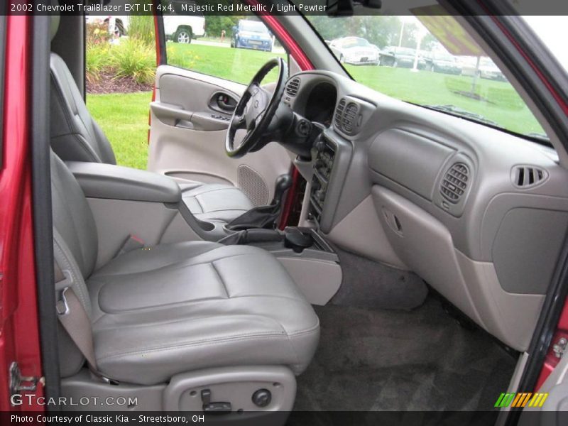 Majestic Red Metallic / Light Pewter 2002 Chevrolet TrailBlazer EXT LT 4x4