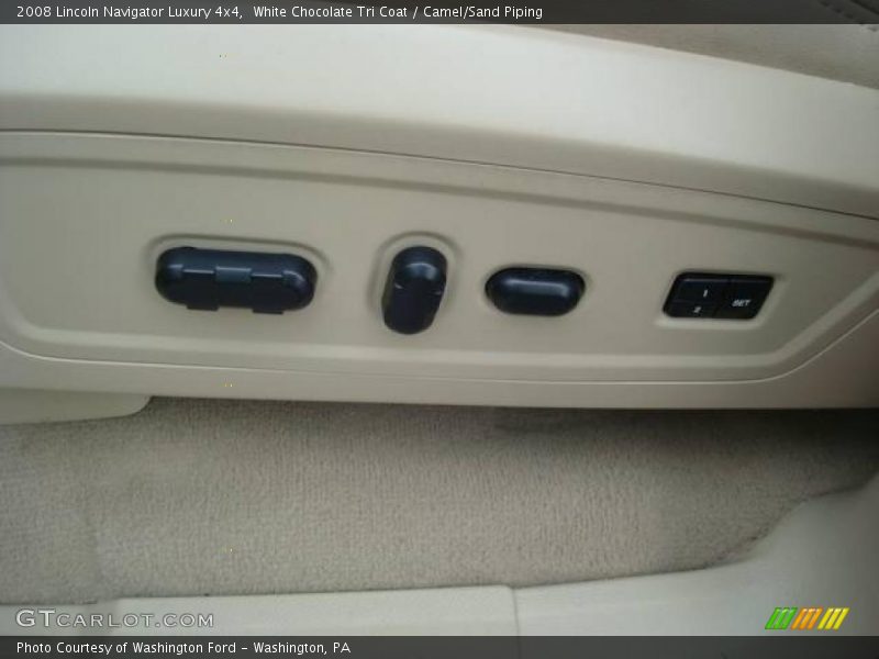 White Chocolate Tri Coat / Camel/Sand Piping 2008 Lincoln Navigator Luxury 4x4