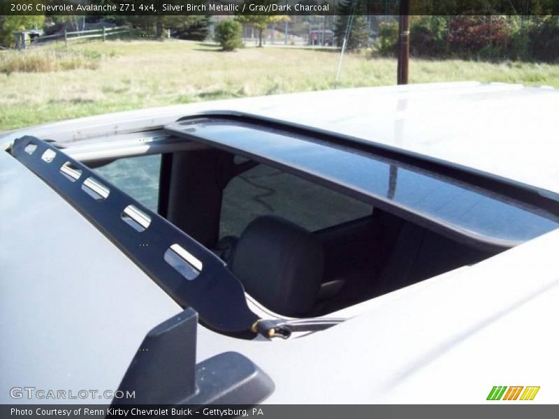 Silver Birch Metallic / Gray/Dark Charcoal 2006 Chevrolet Avalanche Z71 4x4