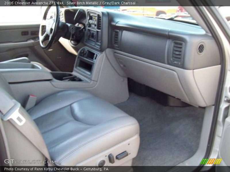 Silver Birch Metallic / Gray/Dark Charcoal 2006 Chevrolet Avalanche Z71 4x4