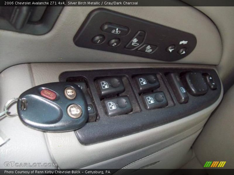 Silver Birch Metallic / Gray/Dark Charcoal 2006 Chevrolet Avalanche Z71 4x4