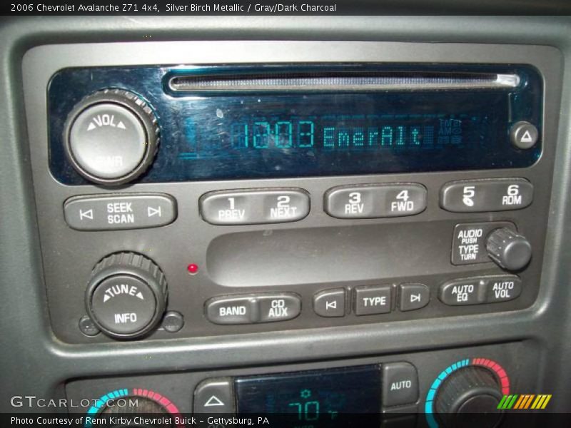 Silver Birch Metallic / Gray/Dark Charcoal 2006 Chevrolet Avalanche Z71 4x4