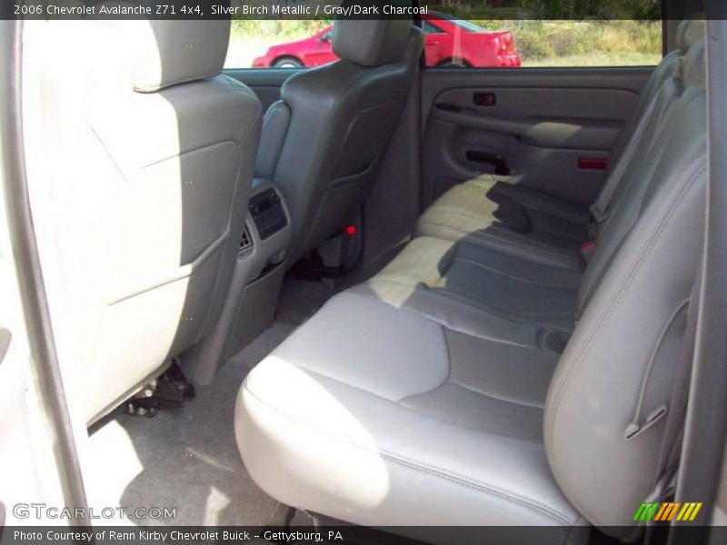 Silver Birch Metallic / Gray/Dark Charcoal 2006 Chevrolet Avalanche Z71 4x4