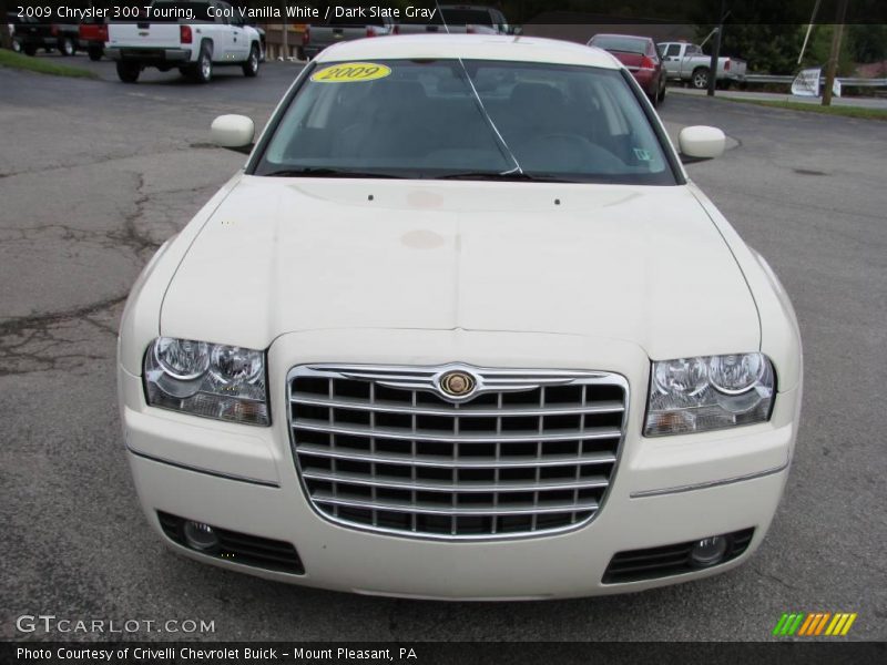 Cool Vanilla White / Dark Slate Gray 2009 Chrysler 300 Touring