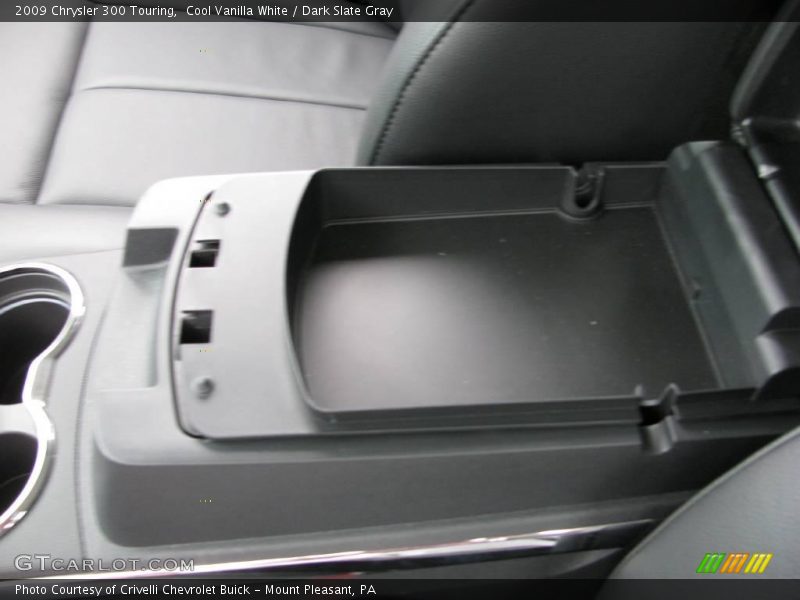 Cool Vanilla White / Dark Slate Gray 2009 Chrysler 300 Touring