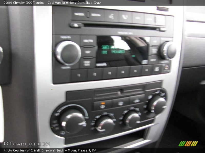 Cool Vanilla White / Dark Slate Gray 2009 Chrysler 300 Touring
