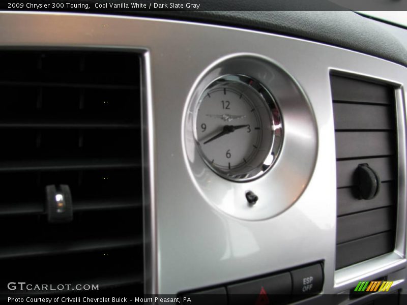 Cool Vanilla White / Dark Slate Gray 2009 Chrysler 300 Touring