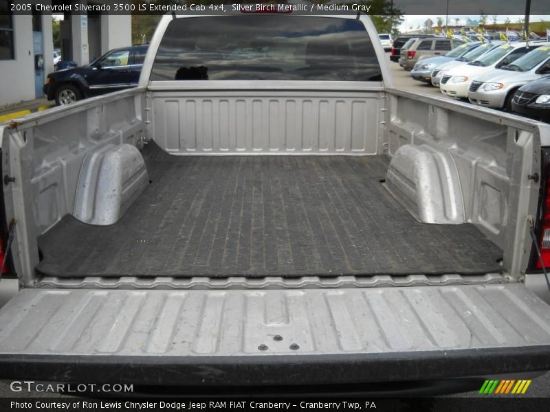 Silver Birch Metallic / Medium Gray 2005 Chevrolet Silverado 3500 LS Extended Cab 4x4