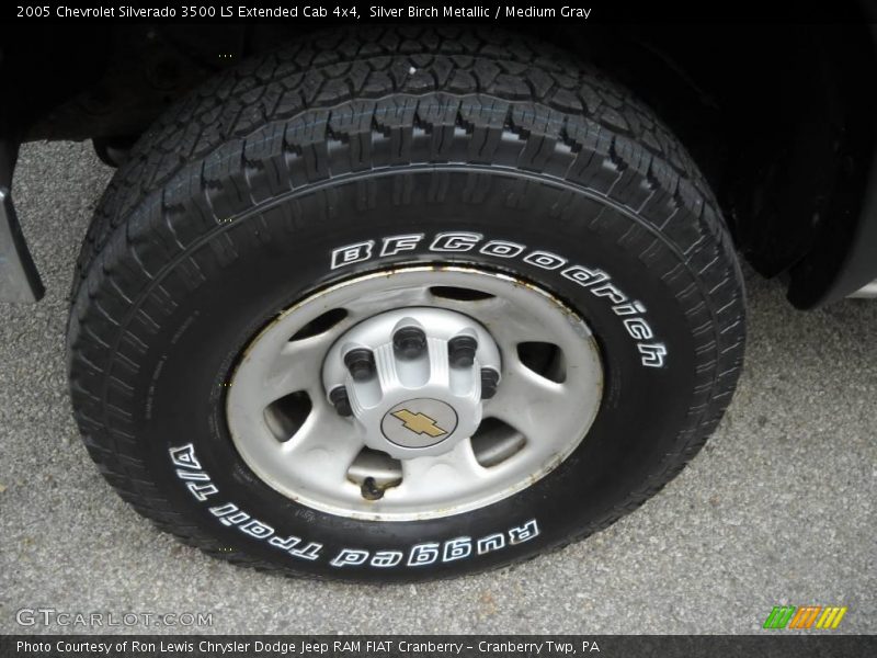 Silver Birch Metallic / Medium Gray 2005 Chevrolet Silverado 3500 LS Extended Cab 4x4