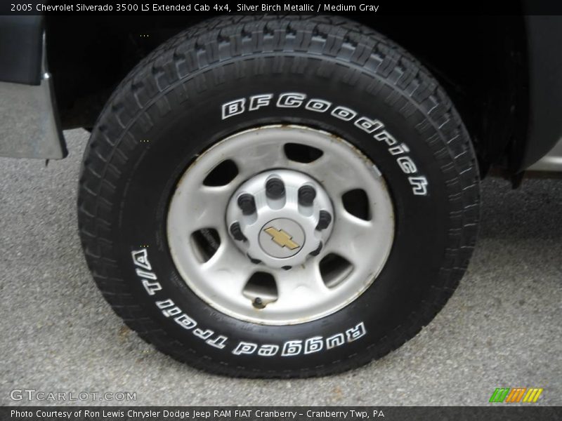 Silver Birch Metallic / Medium Gray 2005 Chevrolet Silverado 3500 LS Extended Cab 4x4