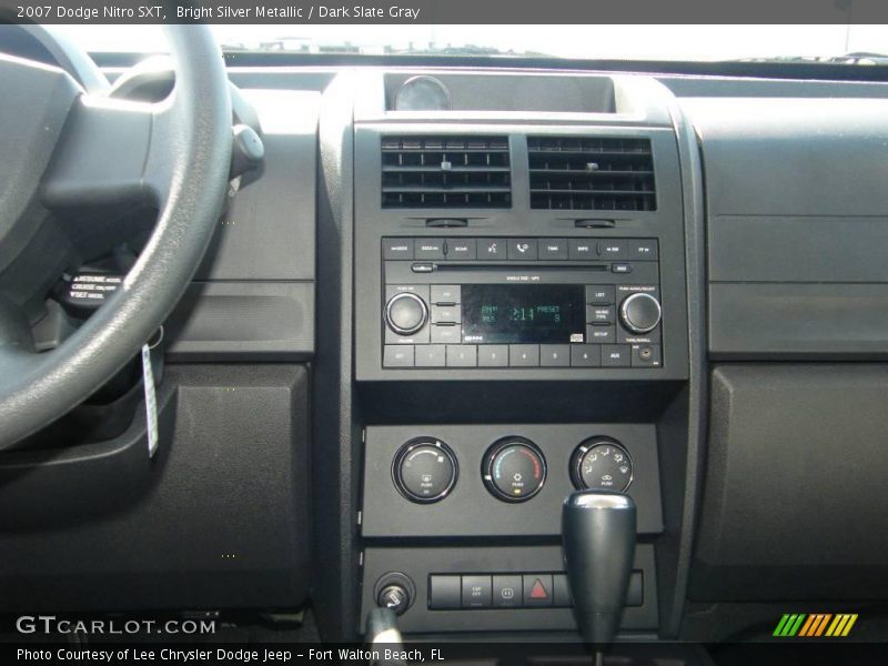 Bright Silver Metallic / Dark Slate Gray 2007 Dodge Nitro SXT