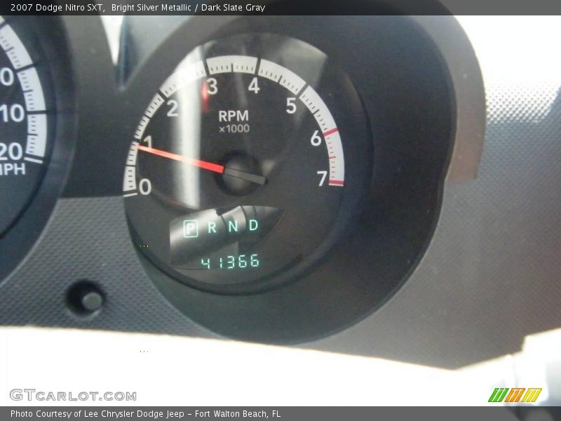 Bright Silver Metallic / Dark Slate Gray 2007 Dodge Nitro SXT