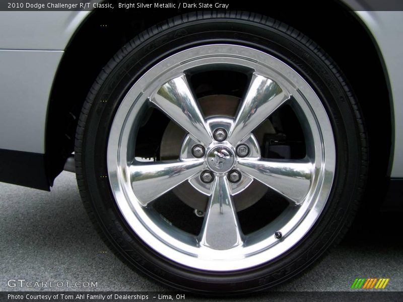 Bright Silver Metallic / Dark Slate Gray 2010 Dodge Challenger R/T Classic