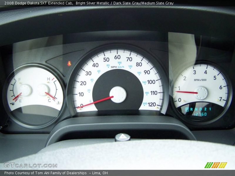 Bright Silver Metallic / Dark Slate Gray/Medium Slate Gray 2008 Dodge Dakota SXT Extended Cab