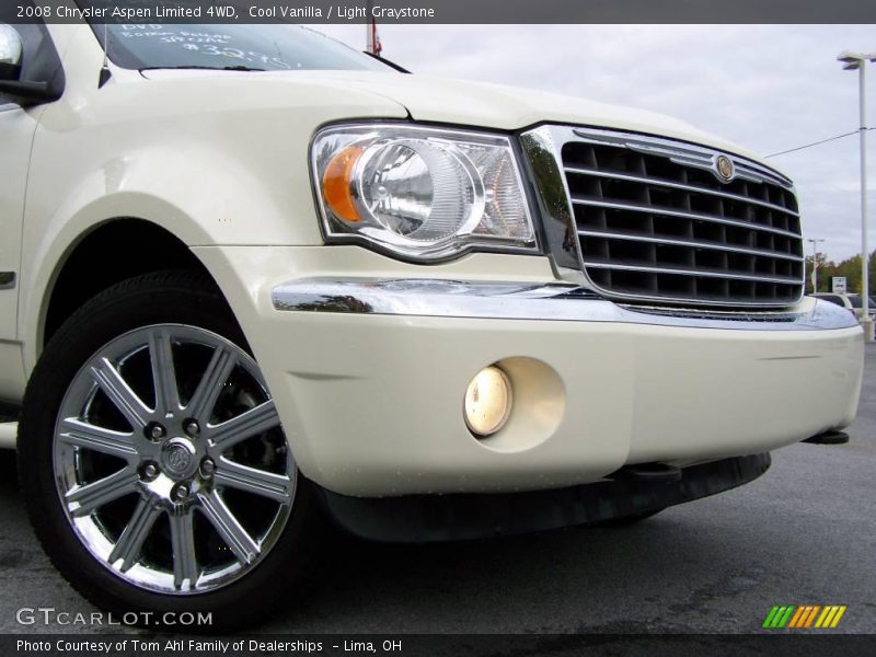Cool Vanilla / Light Graystone 2008 Chrysler Aspen Limited 4WD