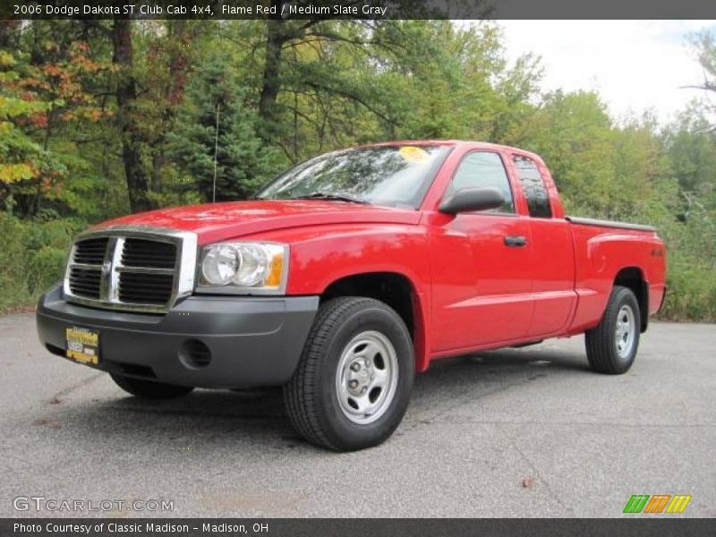 Flame Red / Medium Slate Gray 2006 Dodge Dakota ST Club Cab 4x4