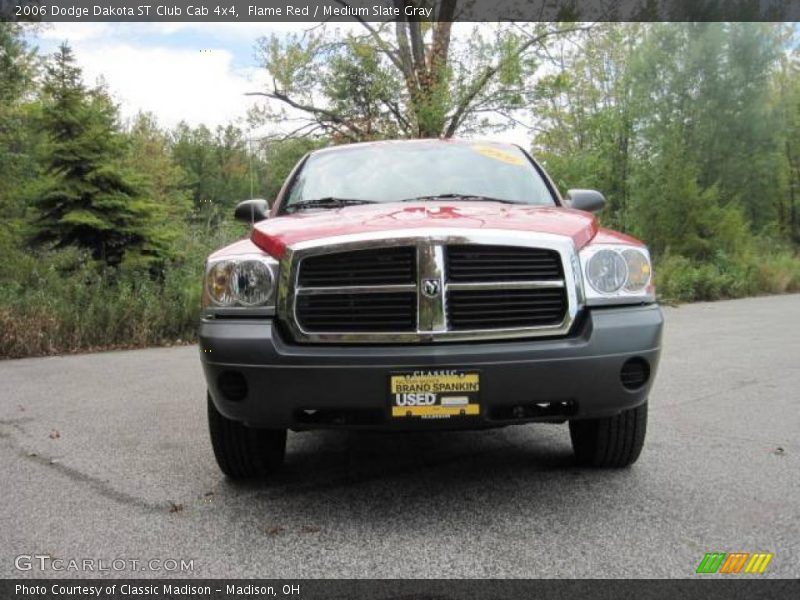 Flame Red / Medium Slate Gray 2006 Dodge Dakota ST Club Cab 4x4