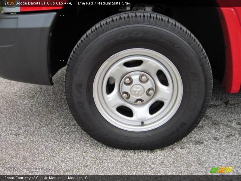 Flame Red / Medium Slate Gray 2006 Dodge Dakota ST Club Cab 4x4