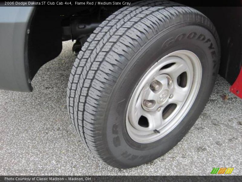 Flame Red / Medium Slate Gray 2006 Dodge Dakota ST Club Cab 4x4