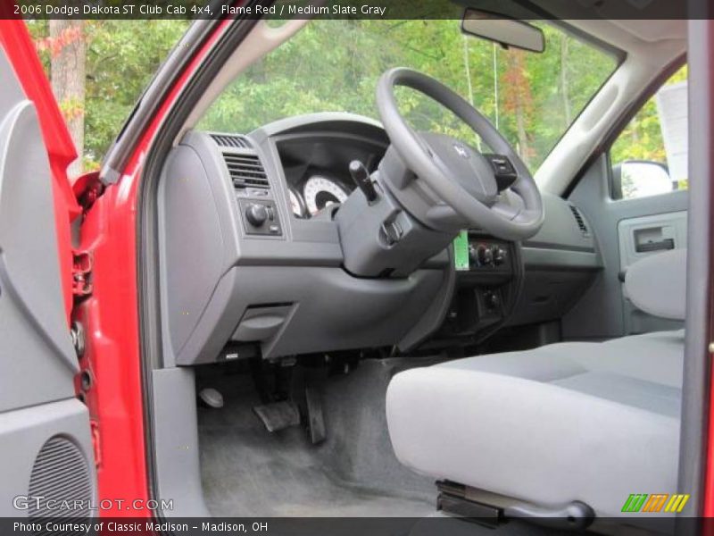 Flame Red / Medium Slate Gray 2006 Dodge Dakota ST Club Cab 4x4