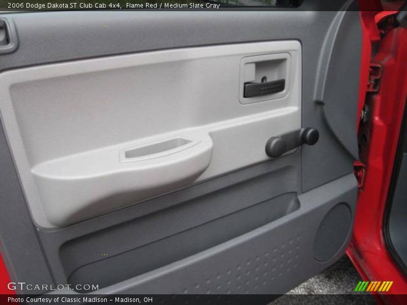 Flame Red / Medium Slate Gray 2006 Dodge Dakota ST Club Cab 4x4