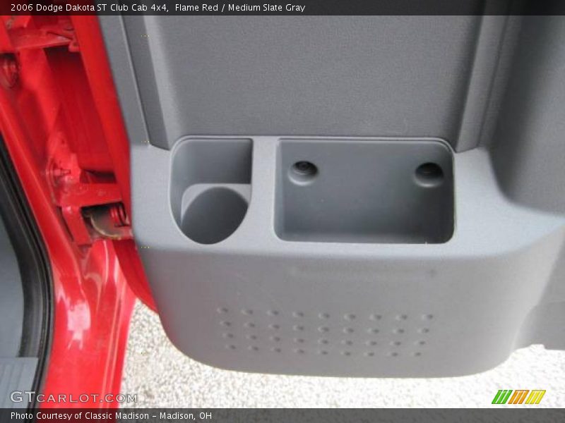 Flame Red / Medium Slate Gray 2006 Dodge Dakota ST Club Cab 4x4
