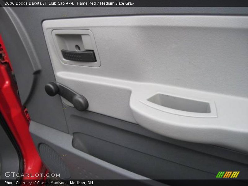 Flame Red / Medium Slate Gray 2006 Dodge Dakota ST Club Cab 4x4