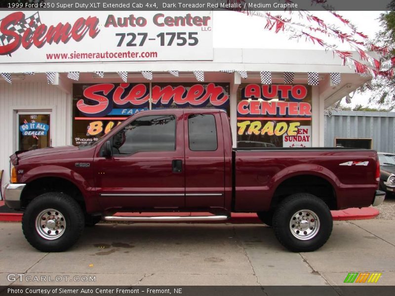 Dark Toreador Red Metallic / Medium Graphite 1999 Ford F250 Super Duty XLT Extended Cab 4x4