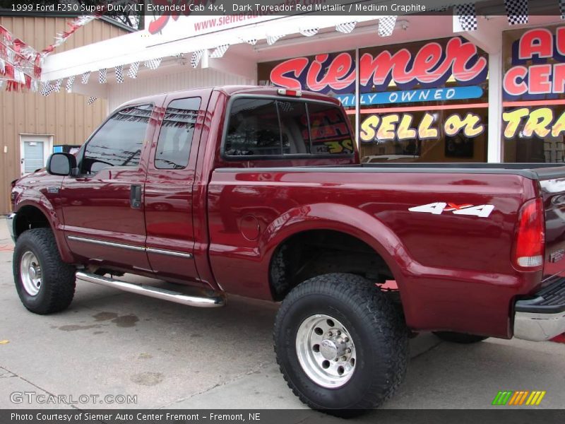 Dark Toreador Red Metallic / Medium Graphite 1999 Ford F250 Super Duty XLT Extended Cab 4x4