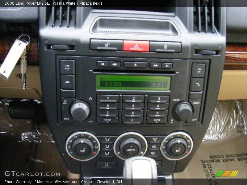 Alaska White / Alpaca Beige 2008 Land Rover LR2 SE
