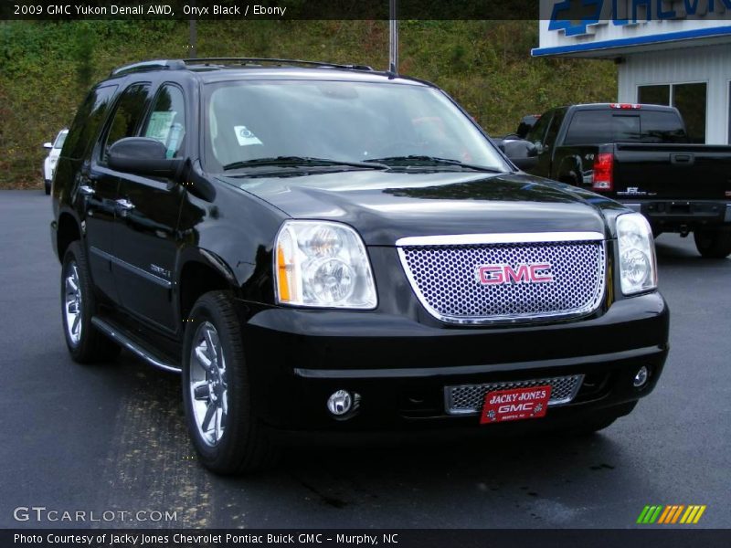 Onyx Black / Ebony 2009 GMC Yukon Denali AWD