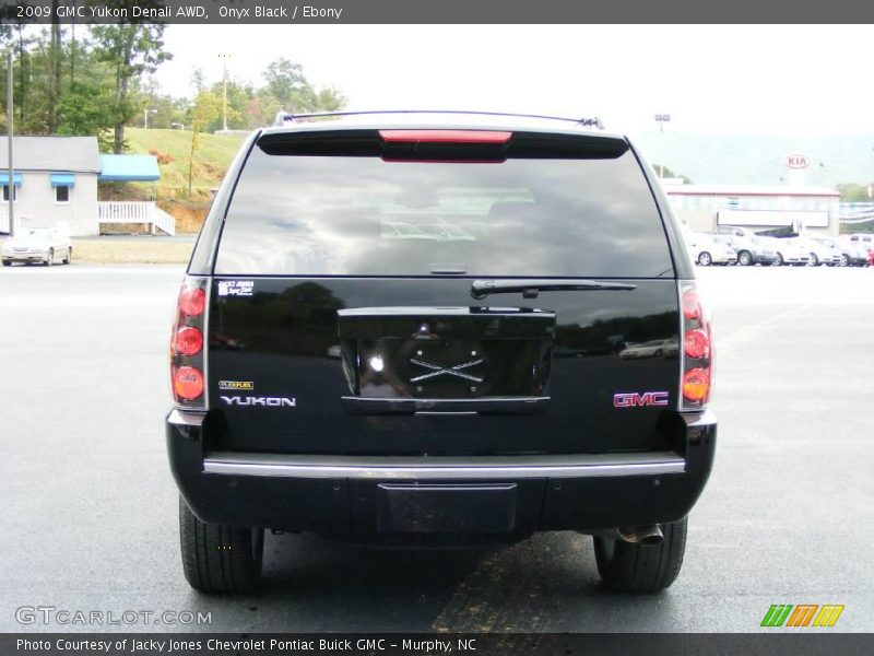 Onyx Black / Ebony 2009 GMC Yukon Denali AWD