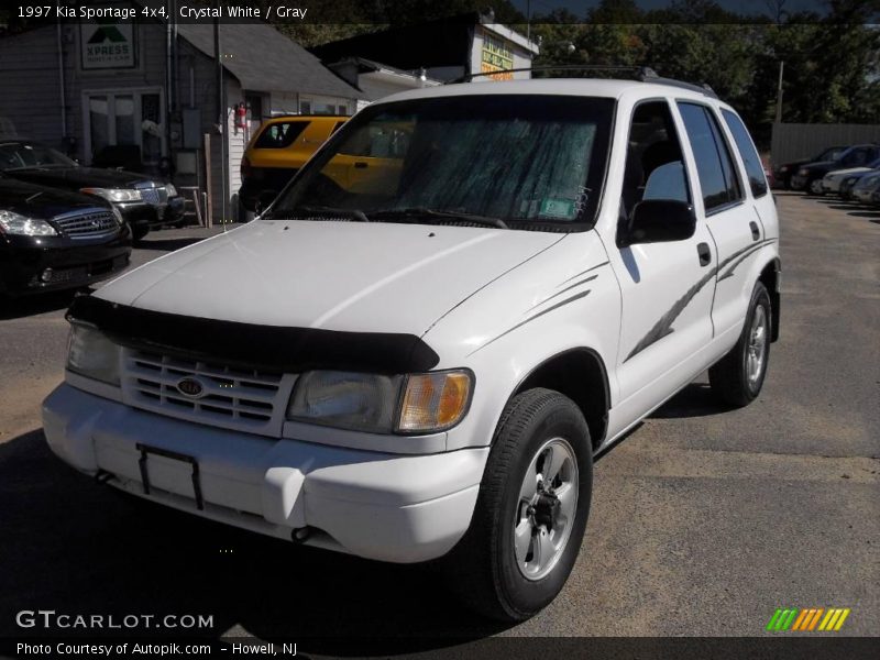 Crystal White / Gray 1997 Kia Sportage 4x4