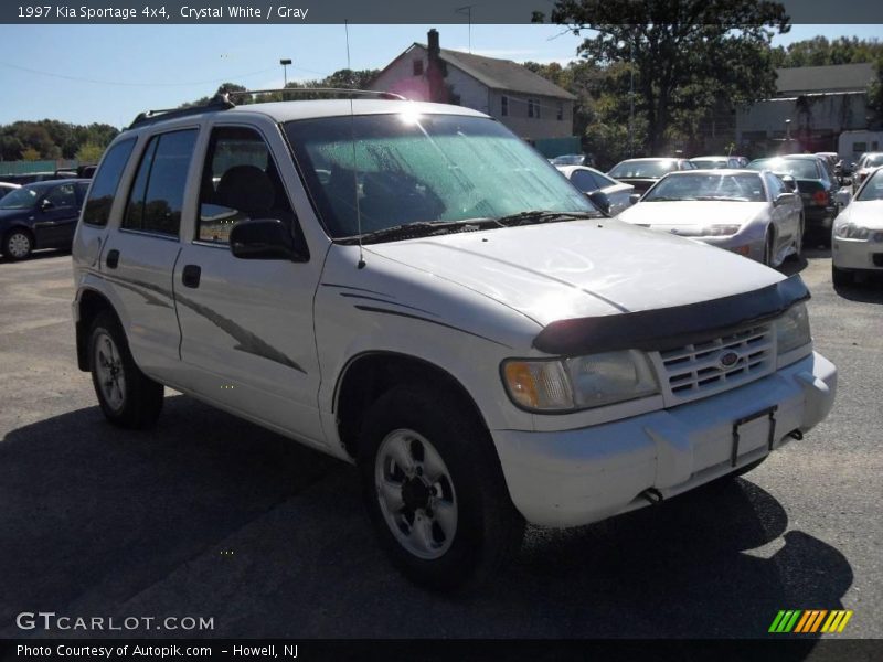 Crystal White / Gray 1997 Kia Sportage 4x4
