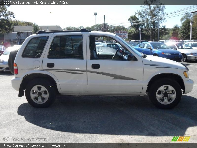 Crystal White / Gray 1997 Kia Sportage 4x4