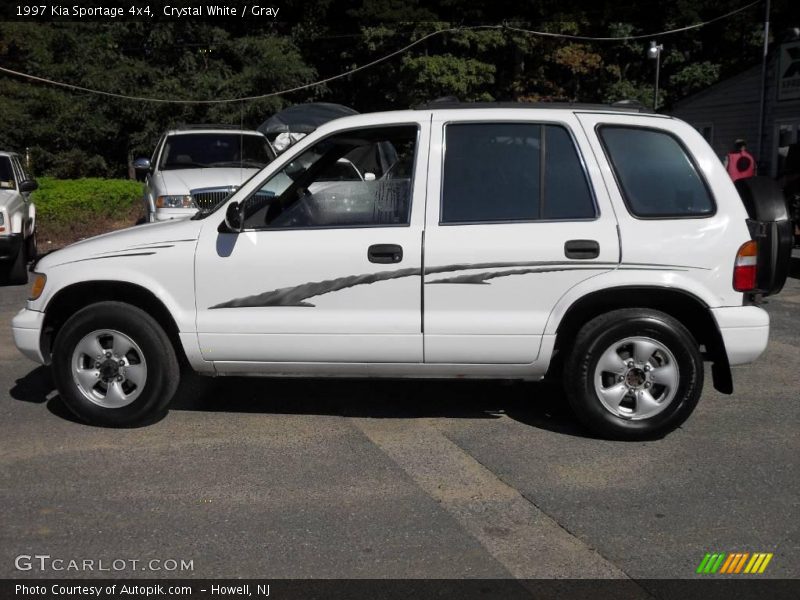 Crystal White / Gray 1997 Kia Sportage 4x4