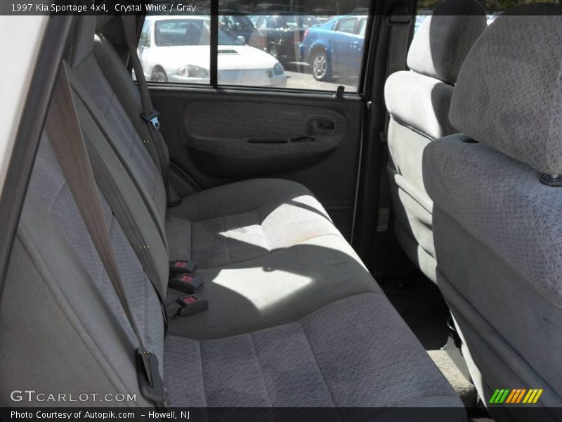 Crystal White / Gray 1997 Kia Sportage 4x4