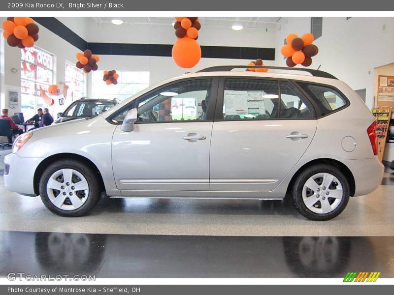 Bright Silver / Black 2009 Kia Rondo LX