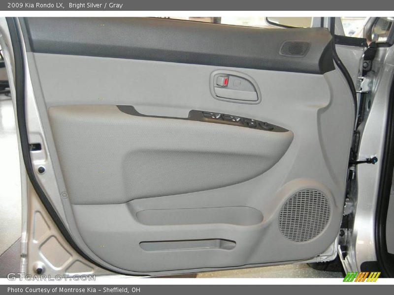 Bright Silver / Gray 2009 Kia Rondo LX