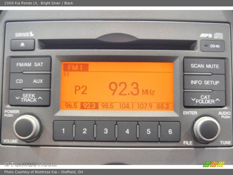 Bright Silver / Black 2009 Kia Rondo LX