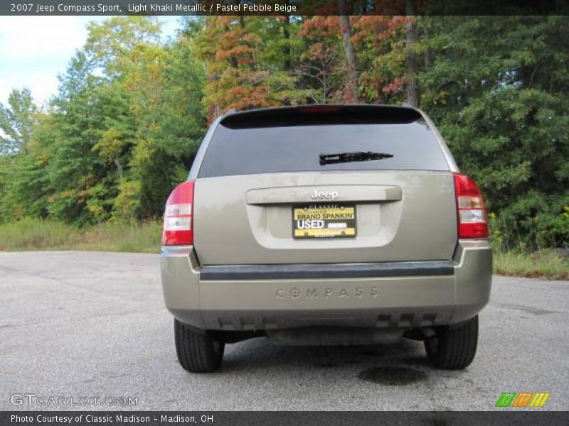 Light Khaki Metallic / Pastel Pebble Beige 2007 Jeep Compass Sport
